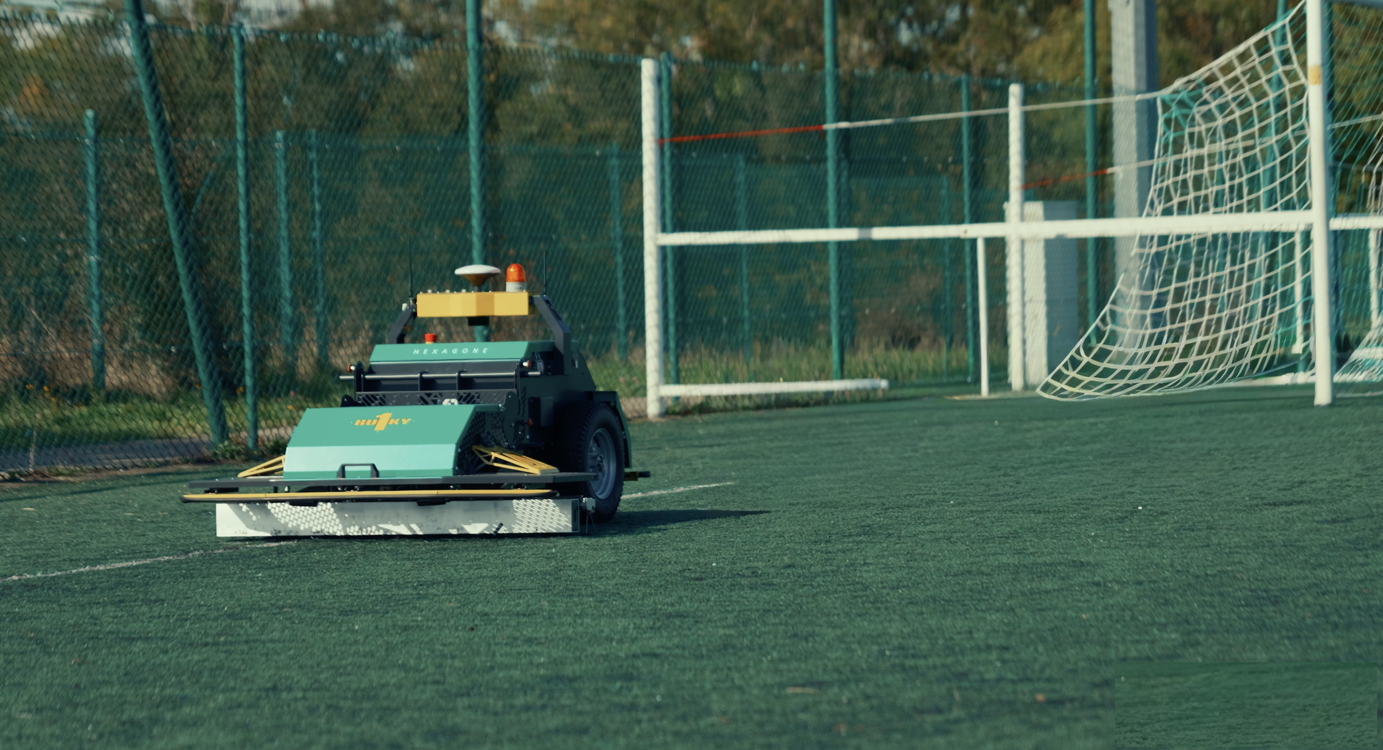 Robot Buky One sur terrain synthétique